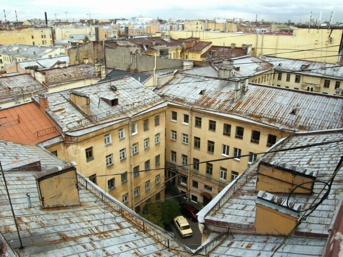 Что скрывается за красивыми фасадами старинных домов Санкт-Петербурга