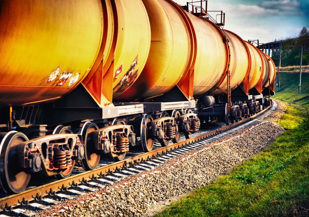 Нефть играет важную роль для финансовых показателей РЖД. Сделка ОПЕК+ привела к сокращению погрузки нефтепродуктов, но они остаются самым маржинальным грузом на железных дорогах