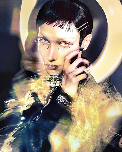 Белла Хадид снялась в футуристичной фотосессии для Vogue. Автором съемки стала Елизавета Породина Фотосессии