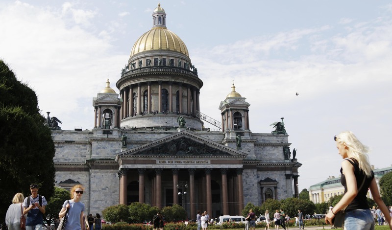 Турсезон в Петербурге: туристы вернулись, а прибыли – нет