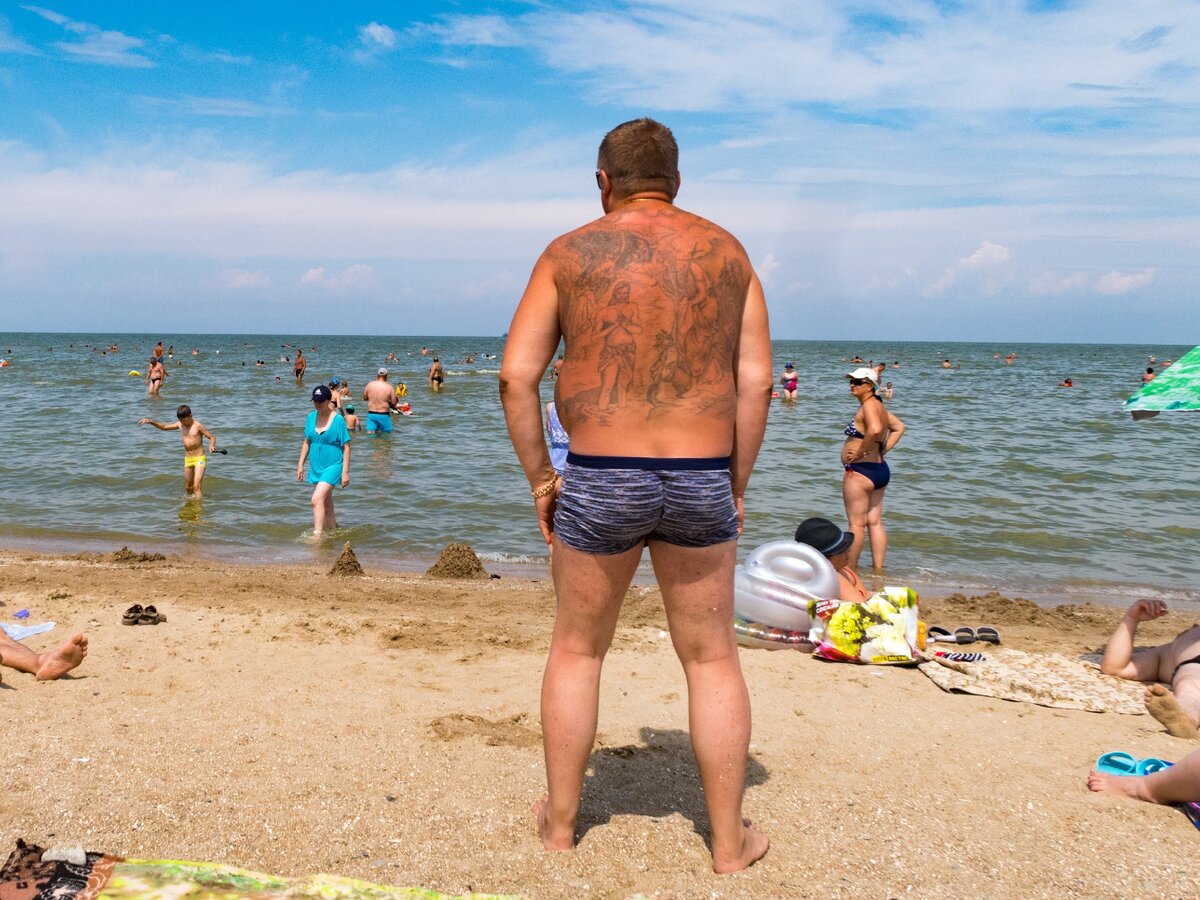 Российские туристы на пляже