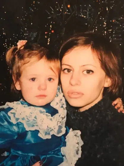 Оксана Лаврентьева показала архивные фото с дочерью в честь её 28-летия Лаврентьева, дочерью, АлинойОксана, Алина, Оксана, матерью, родила, АлинойАлина, ЛаврентьеваПак, ЛаврентьеваПакОксана, замужем, 47летняя, правления, председателя, Костин, заместителем, Антоном, Андрей, глава, оказался