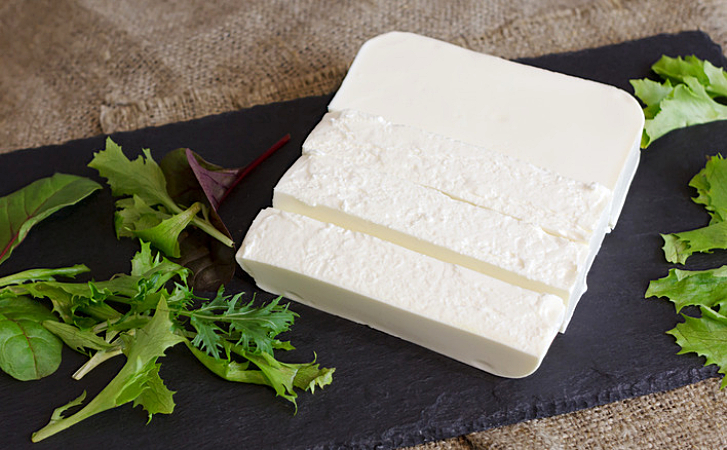 Сербский сыр ровно за 2 минуты. В основе всего 3 ингредиента - похожая новость на Toplenta