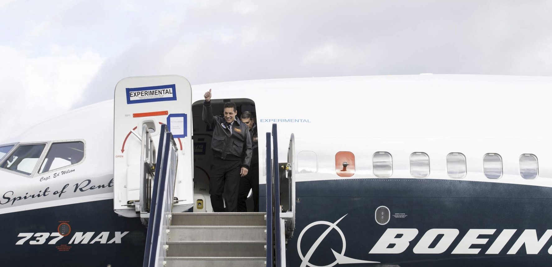 Боинг в глубоком пике Авиация