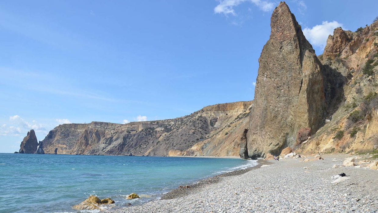 Морская вода в Крыму прогреется к июню: топ-3 самых красивых пляжей полуострова