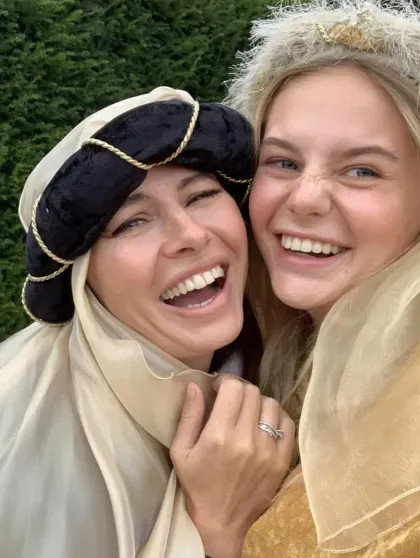 Оксана Лаврентьева показала архивные фото с дочерью в честь её 28-летия Лаврентьева, дочерью, АлинойОксана, Алина, Оксана, матерью, родила, АлинойАлина, ЛаврентьеваПак, ЛаврентьеваПакОксана, замужем, 47летняя, правления, председателя, Костин, заместителем, Антоном, Андрей, глава, оказался