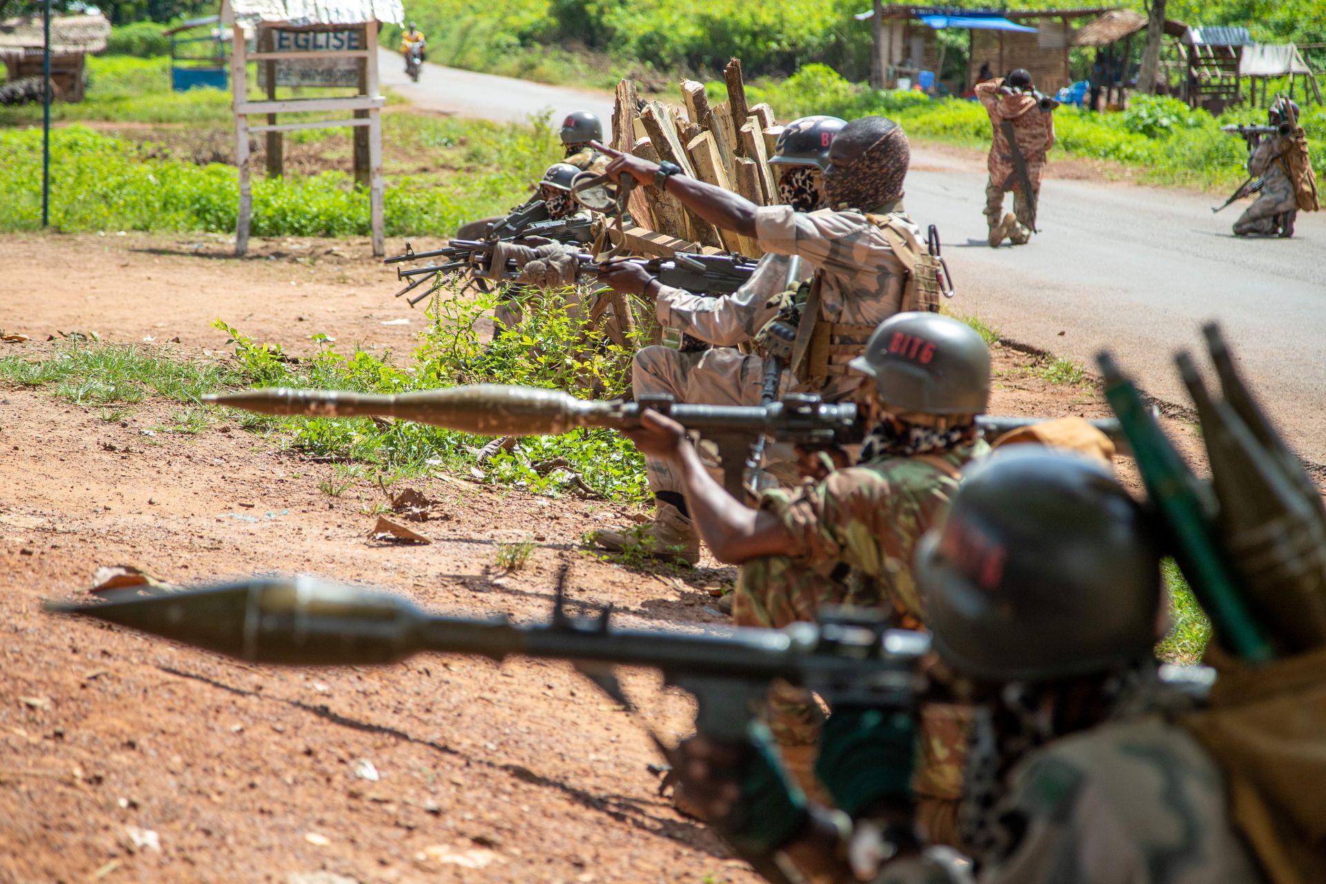 Жители центральноафриканского города Нджуку поблагодарили национальную армию за защиту от радикалов