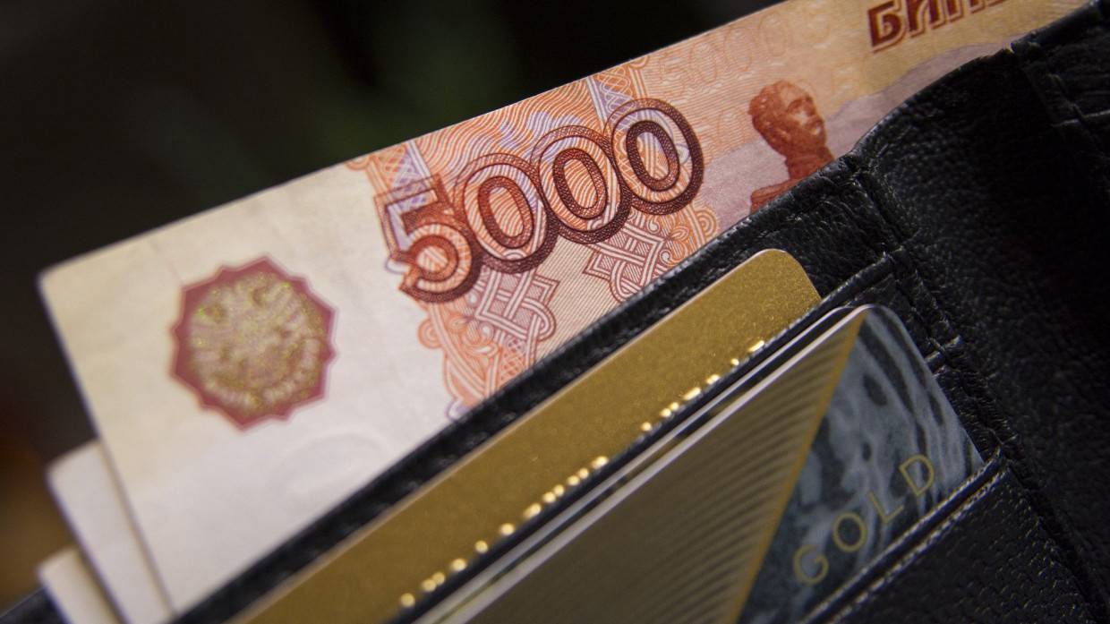 Более 40% работодателей России готовы выплатить годовую премию перед Новым годом