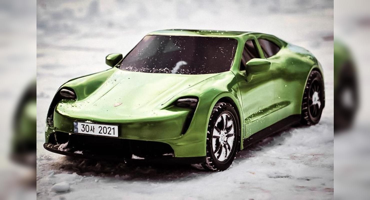 Блогер создал трехмерную пластиковую копию Porsche Taycan с помощью 3D-ручки