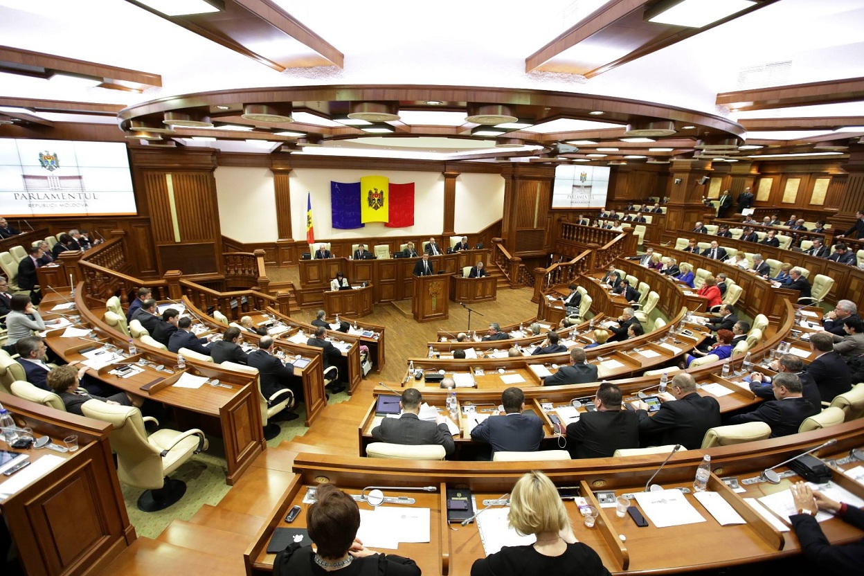 Молдавский парламент, едва заработав, уже успел разочаровать скандалами, отказом от мандатов, распадом коалиции. Выступление...