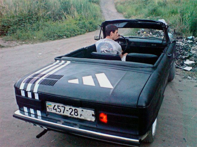 девчонки все его