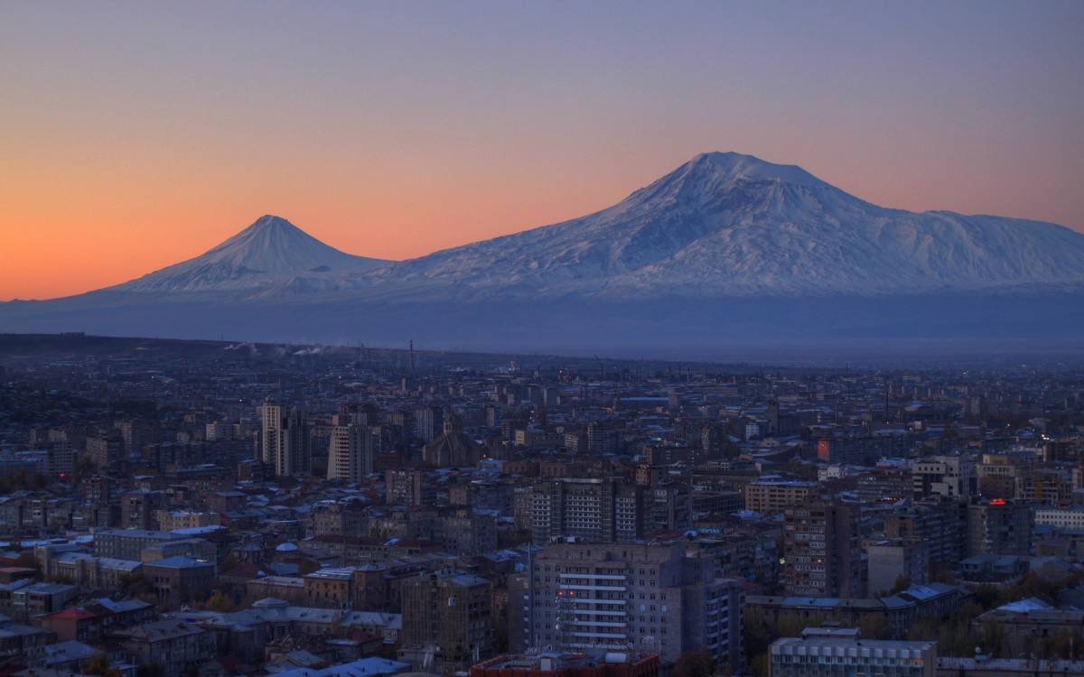 Вид на Арарат со стороны Еревана / ©Flickr