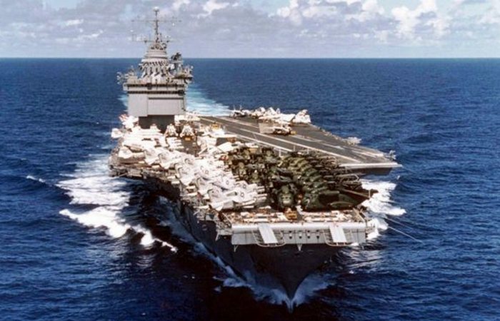 Авианосец, перевозящий самолеты с ядерным оружием «USS Enterprise». Авианосец, перевозящий самолеты с ядерным оружием «USS Enterprise».