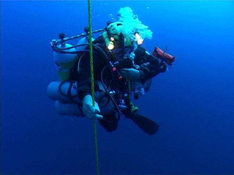 И еще о рекордных погружениях. 318.2 м — Самое глубокое погружение с аквалангом батискаф, впадины, загадки, земля, интересное, океан, факты