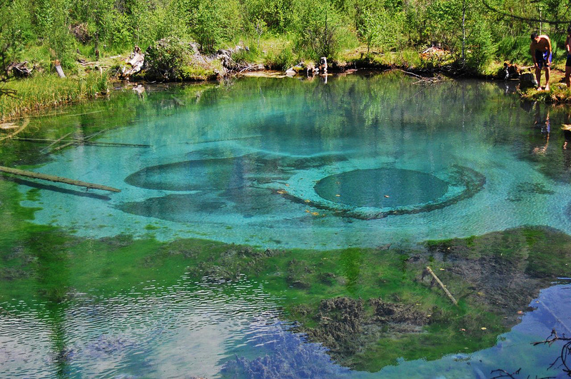 Радоновые озеро под водой