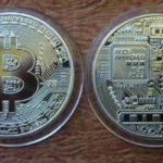 Мошенники продавали сувенирные монеты под видом биткоинов  
