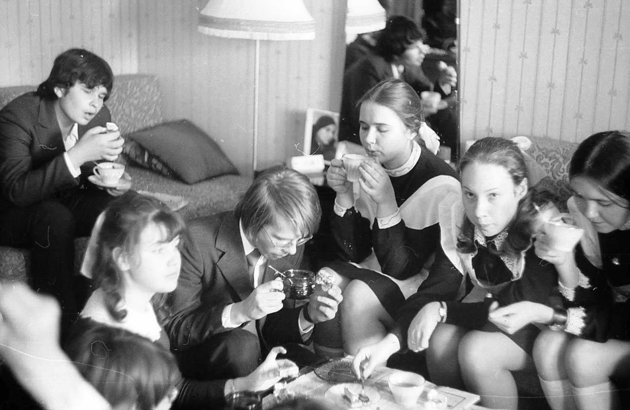 Фотографии школьников советской эпохи  конца  1970-х годов. 