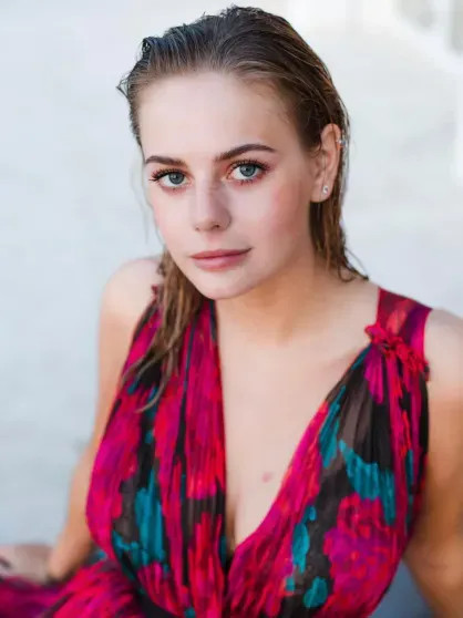 Оксана Лаврентьева показала архивные фото с дочерью в честь её 28-летия Лаврентьева, дочерью, АлинойОксана, Алина, Оксана, матерью, родила, АлинойАлина, ЛаврентьеваПак, ЛаврентьеваПакОксана, замужем, 47летняя, правления, председателя, Костин, заместителем, Антоном, Андрей, глава, оказался