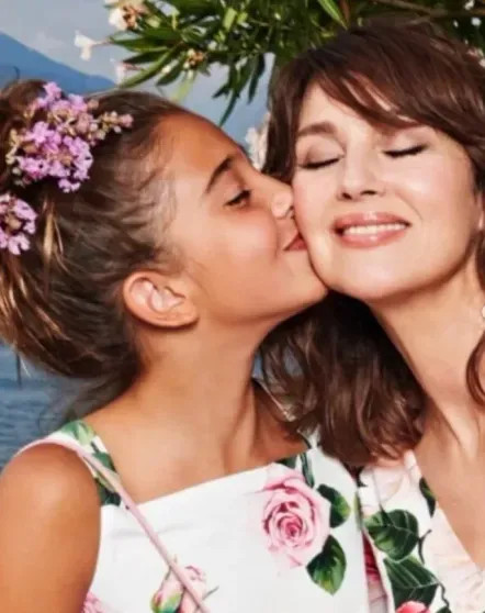 Младшая дочь Моники Беллуччи и Венсана Касселя вместе с матерью снялась для Vogue Кассель, Леони, Vogue, Беллуччи, после, Моника, девушка, Кунаки, расставания, интервью, БеллуччиЛеони, ItaliaЛеони, сейчас, журнала, супруги, будущем, только, Моники, Касселя, остались