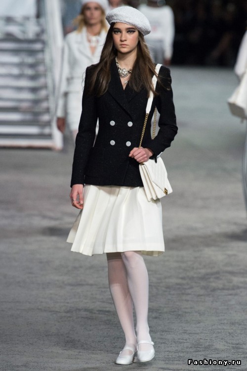 Chanel 2019 круизная коллекция Chanel 2019 круизная коллекция