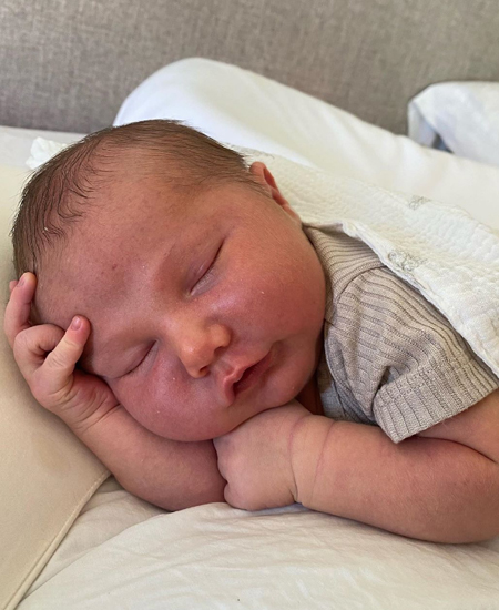 Саша Зверева рассекретила необычное имя новорожденного сына Саша Зверева рассекретила необычное имя новорожденного сына Дети,Дети знаменитостей