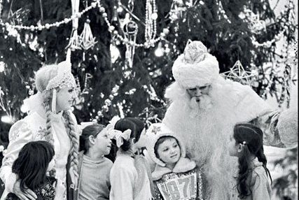 Новогодние ёлки в СССР Мороз, Снегурочка, подарок, всего, всегда, только, сладостями, новогодние, когда, другие, пальто, праздника, пакетик, Новый, проблема, пения, говорит, много, течение, сладкого