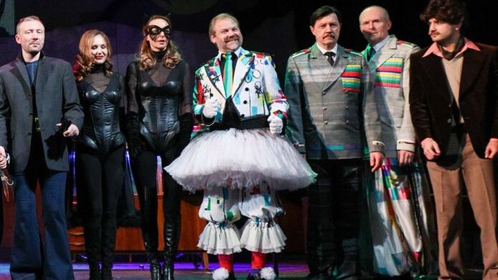 "МУЖИК В ЮБКЕ" АТАКУЕТ ГОСДУМУ: ИЗВРАЩЕНЦЫ СТАРАЮТСЯ ОЧЕРНИТЬ САМЫЙ ГЛАВНЫЙ ЗАКОН