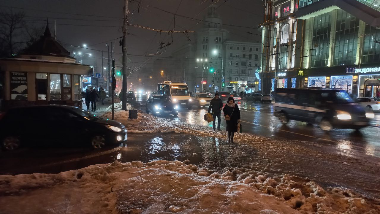 Ростов ветер сейчас. Ростов на Дону в декабре. Ростов на Дону в феврале. Ростов на Дону зимой. Ростов на Дону сейчас фото.