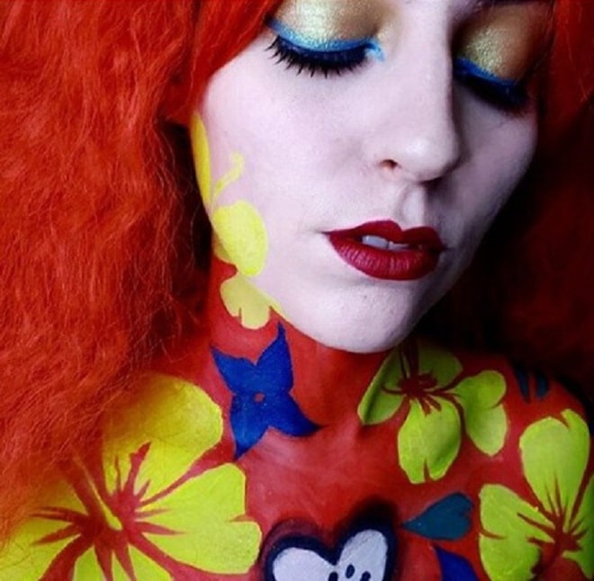 Разрисованная девушка