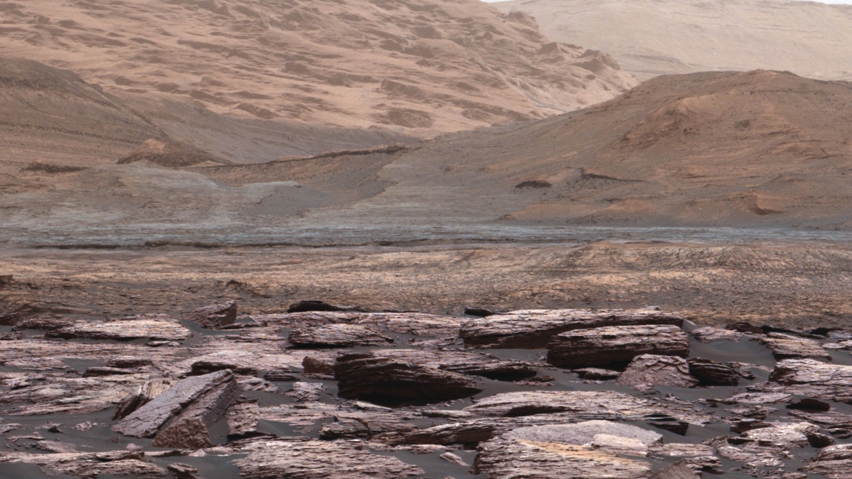 Ученым удалось заглянуть внутрь Марса и определить толщину его коры