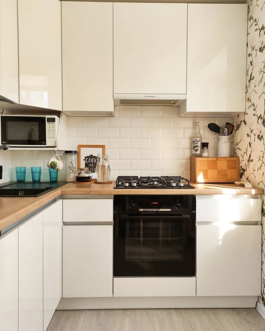 Хрущевских кухонь много не бывает: 5 квадратов и без перепланировки, всё как мы любим! идеи для дома,интерьер и дизайн