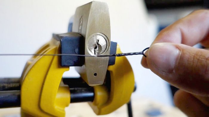 Как вытащить обломок ключа из замка ключ в замке,мастер на все руки,полезные советы