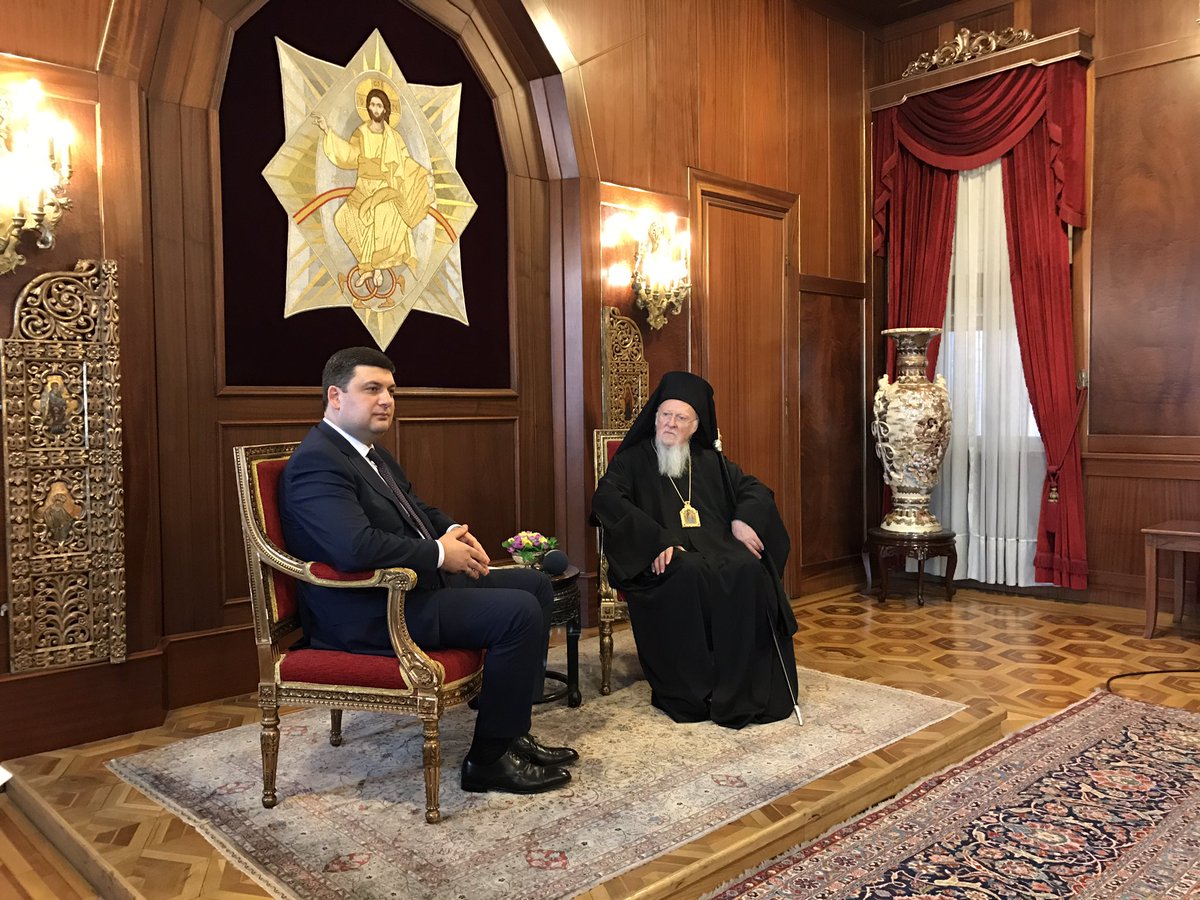 Премьер Украины собрался решить религиозный вопрос в стране  