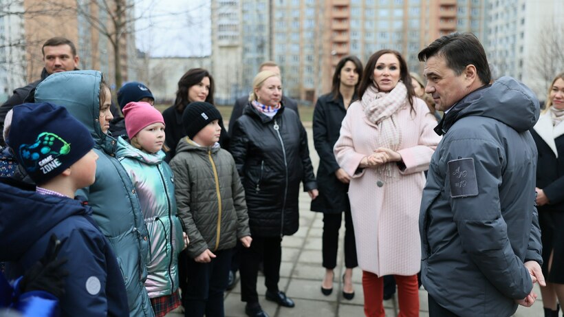 Андрей Воробьев пообщался с учениками школы №14 в Долгопрудном