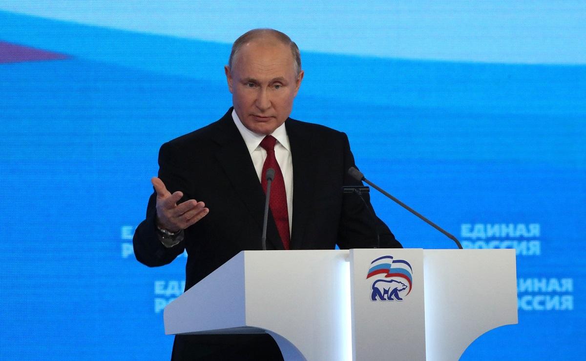 Политолог заявил о трансфере власти в России после предложения Путина Единой России