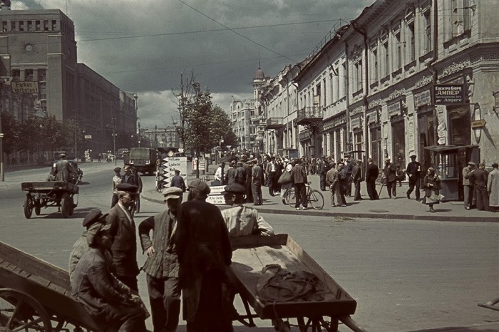 Площадь Тевелева в оккупированном Харькове.