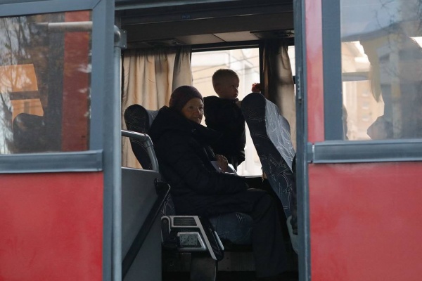 Жителей освобожденного Соледара эвакуируют в Шахтерск