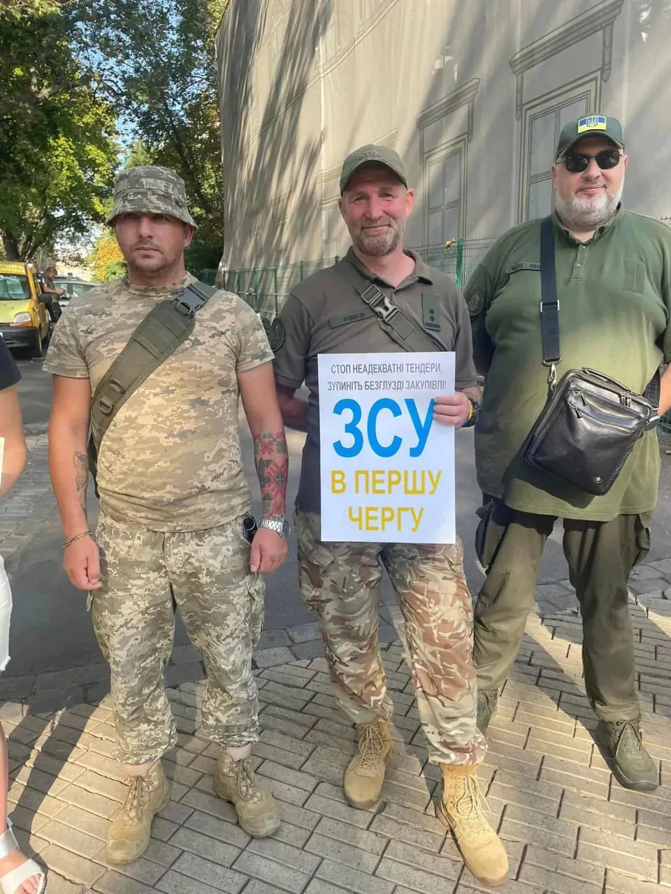 Грузите топливо бочками. Одесские военные украина