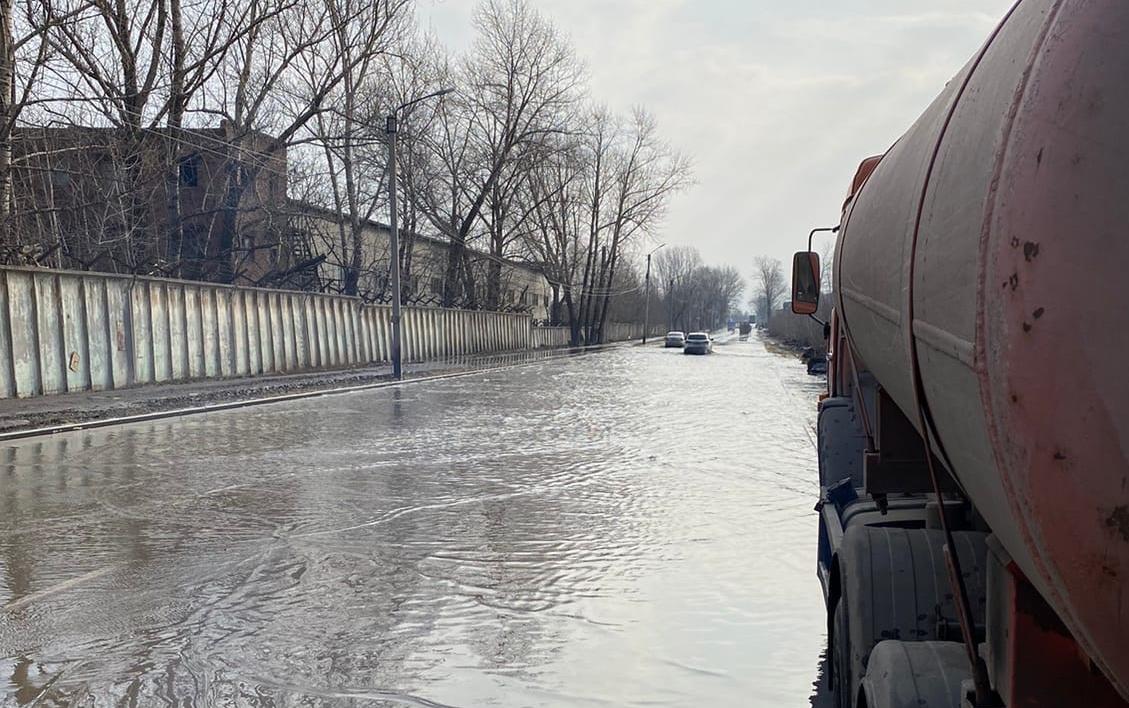 Под водой рязань. Рязань затопило. Подтопление дороги. Подтопление участка. Затопило участок.