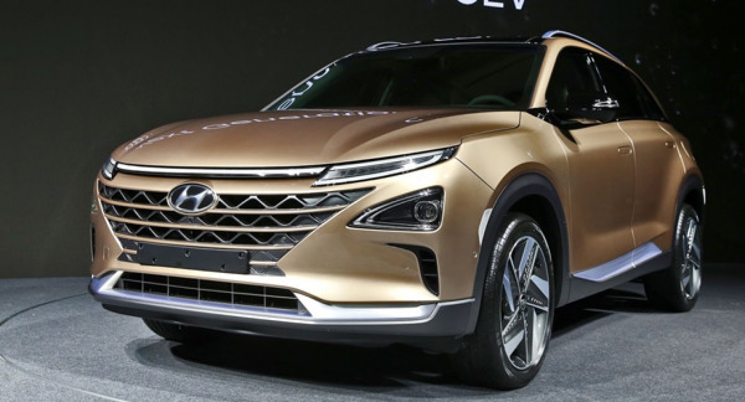 Незадолго до презентации самый дешевый кросс Hyundai переделали в спортивное авто — показан новый Casper N Незадолго до презентации самый дешевый кросс Hyundai переделали в спортивное авто — показан новый Casper N Автомобили