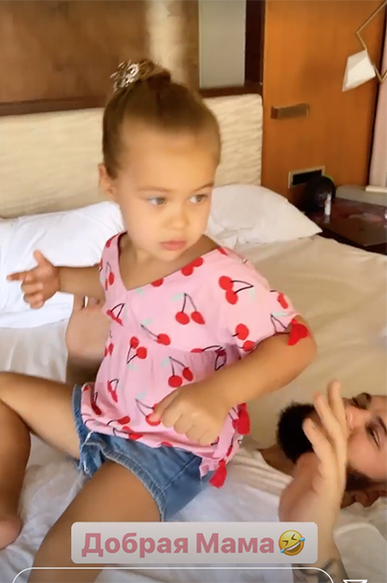 Из ОАЭ на Мальдивы: как семья Джигана и Оксаны Самойловой проводит январские каникулы Из ОАЭ на Мальдивы: как семья Джигана и Оксаны Самойловой проводит январские каникулы Звездные пары