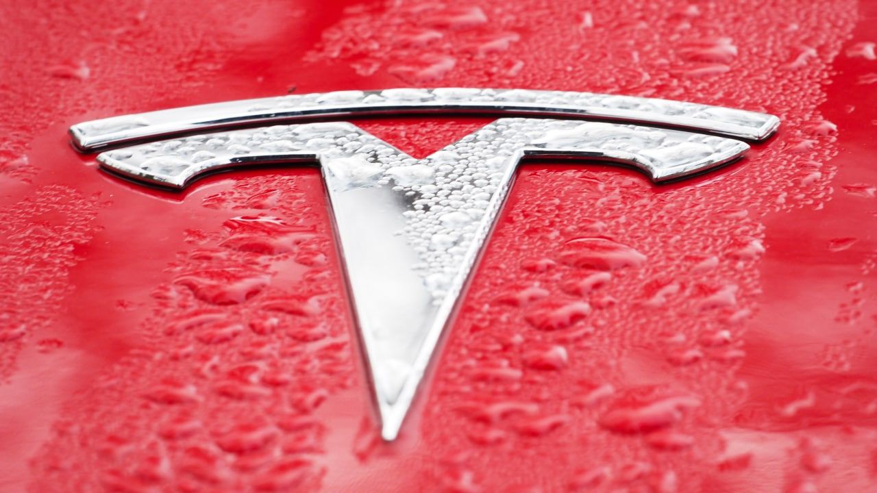Tesla намерена организовать экспресс-обслуживание электромобилей за час Экономика