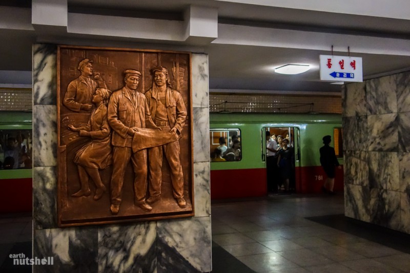 Самое закрытое метро в мире: пхеньянская подземка глазами иностранца