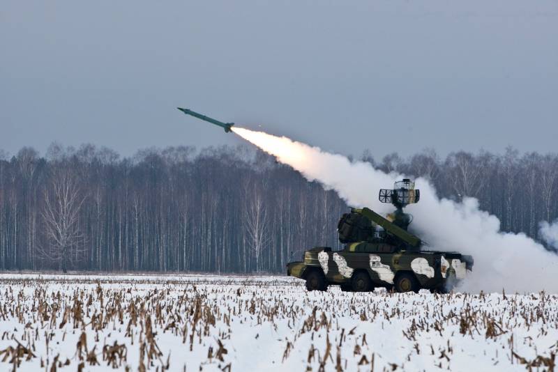 Системы ПВО в РФ. ЗРК «Оса» и ЗРК «Тор» целей, комплекса, высоте, «Оса», ракет, боевых, «Тор», боевой, машины, поражения, ракеты, шасси, обнаружения, связи, управления, после, наведения, возможность, «ОсаАКМ», дальности