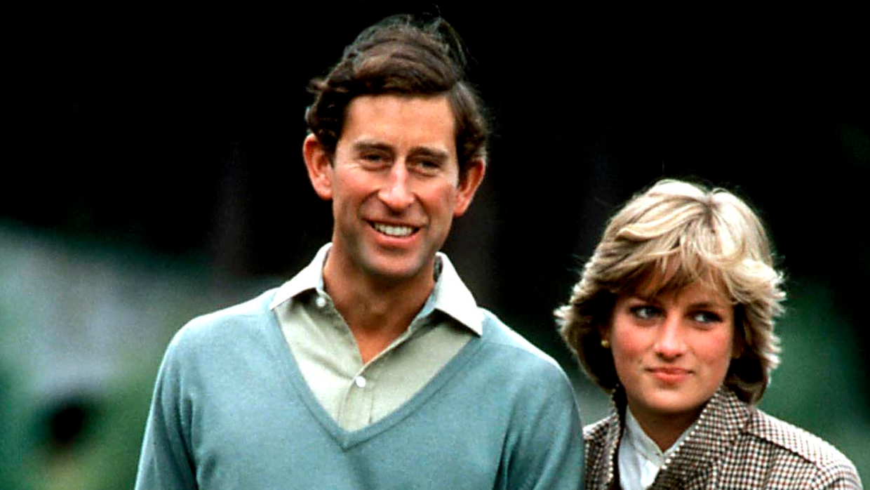 Кусок торта со свадьбы Чарльза и Дианы выставлен на торги за 50 тысяч рублей Общество