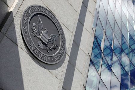 FILE PHOTO: The seal of the U.S. Securities and Exchange Commission (SEC) is seen at their headquarters in Washington, D.C., U.S., May 12, 2021. REUTERS/Andrew Kelly/File Photo/File Photo