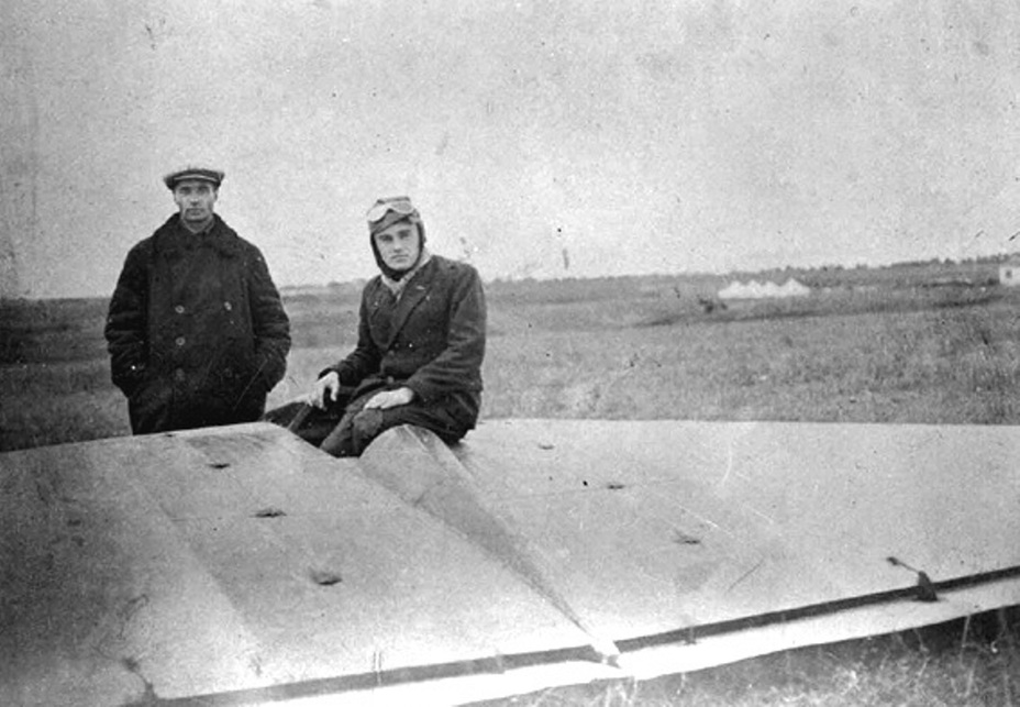 ​С. Королёв (справа) и Б. Черановский у планера БИЧ-8 в 1931 году. РГАНТД. 1-11039 - Первый ракетный | Warspot.ru