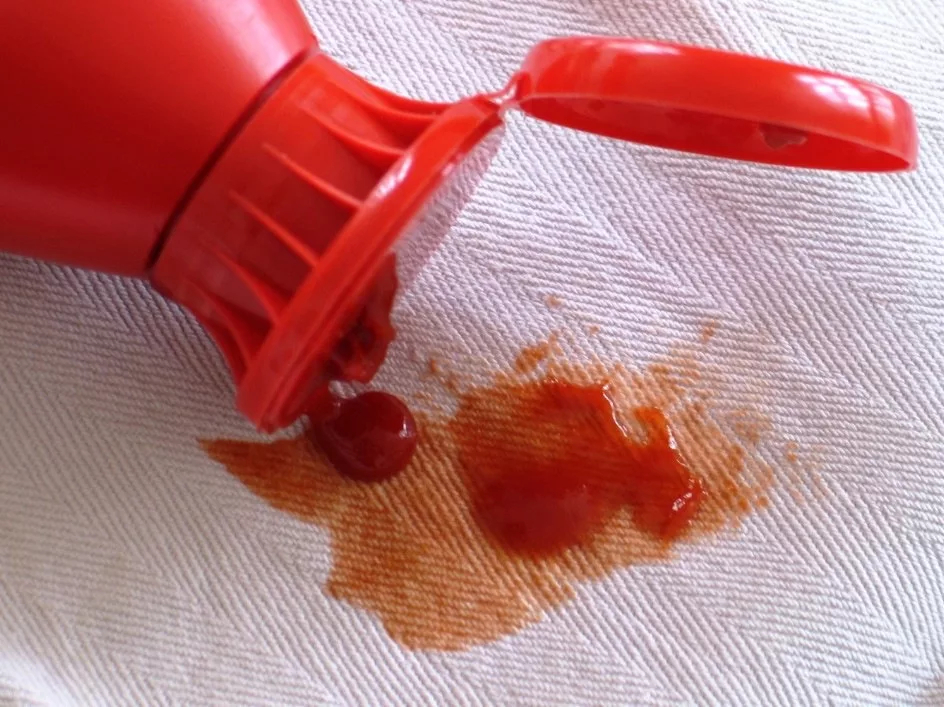 Как отстирать кетчуп с любой ткани