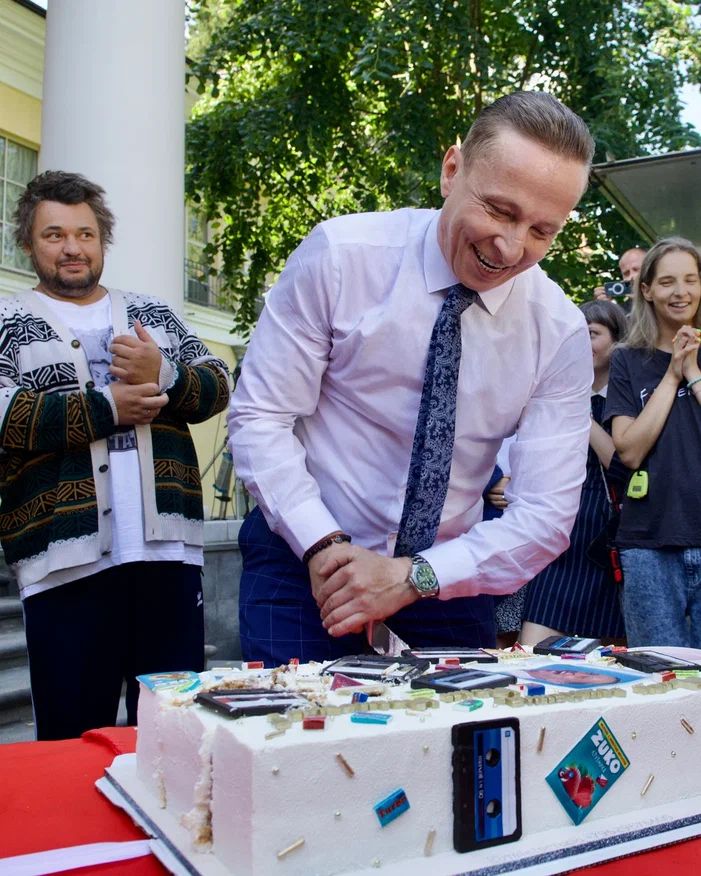 Иван Охлобыстин отпраздновал день рождения на съемках сериала «Евгенич» Общество