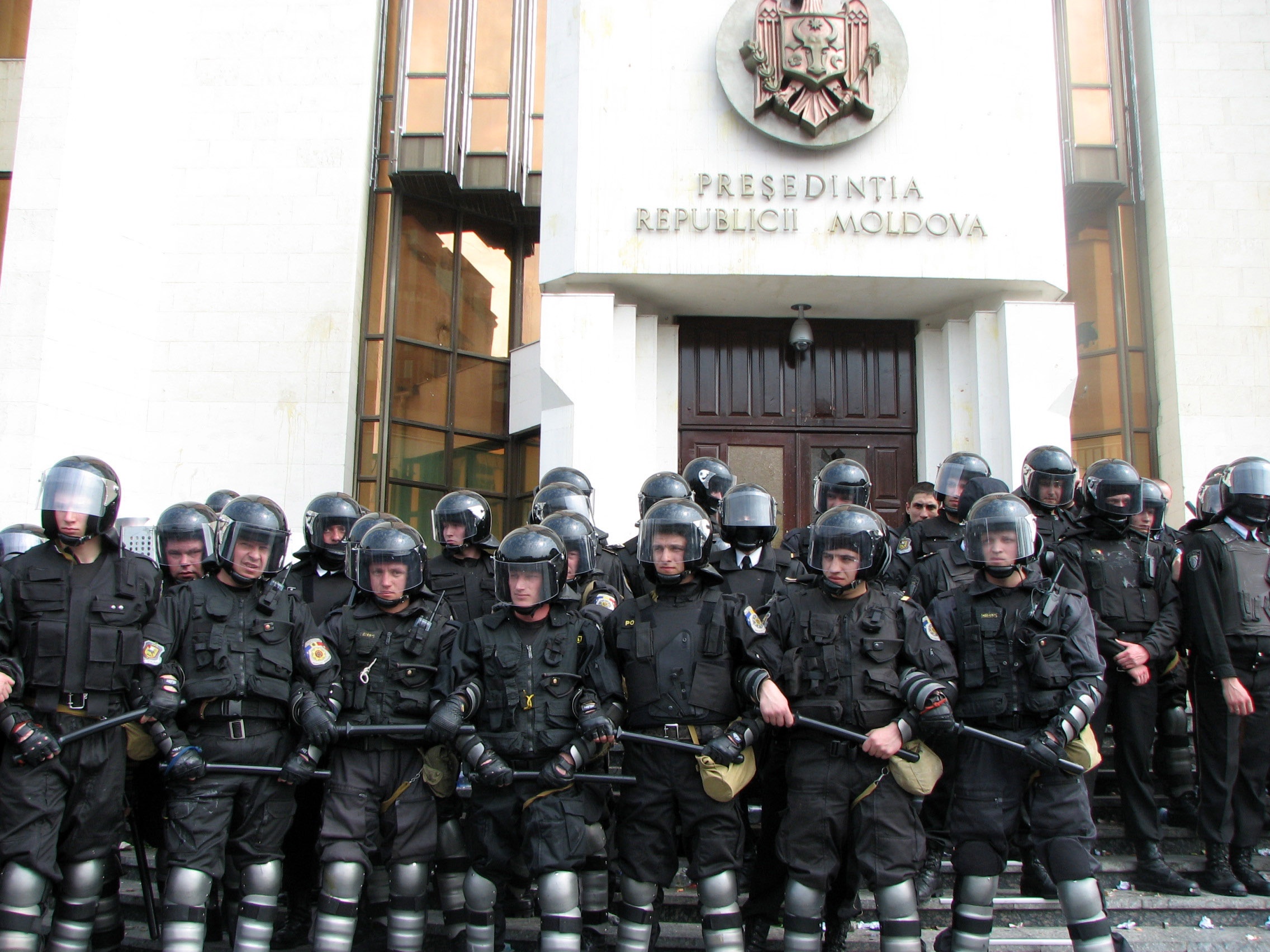 В Молдавии возобновляют действие запрета на выборы в период ЧП